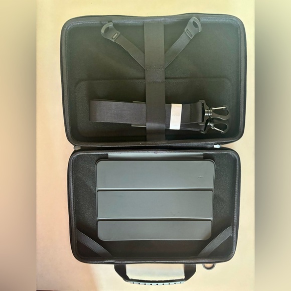 NWOT laptop case - Picture 4 of 6